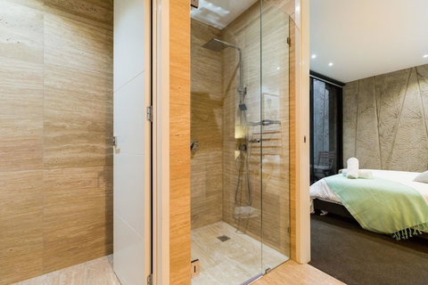 RenÃ©e - Beyond A Room Private Apartments - Darwin Holiday 8