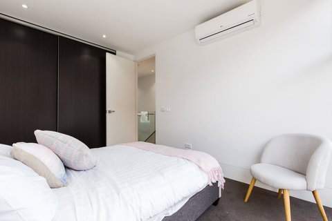 RenÃ©e - Beyond A Room Private Apartments - Darwin Holiday 15