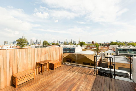 RenÃ©e - Beyond A Room Private Apartments - Darwin Holiday 3