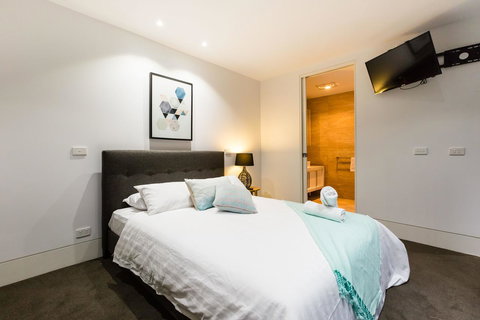 RenÃ©e - Beyond A Room Private Apartments - Darwin Holiday 18