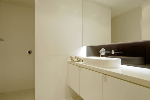 C-Scape Water Front Apartment - Darwin Holiday 8