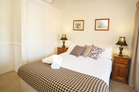 Beechworth Cedar Cottages - Darwin Holiday 7
