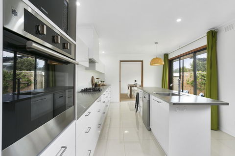 Fairhills - NEW LISTING, Beautifully Styled - Darwin Holiday 2