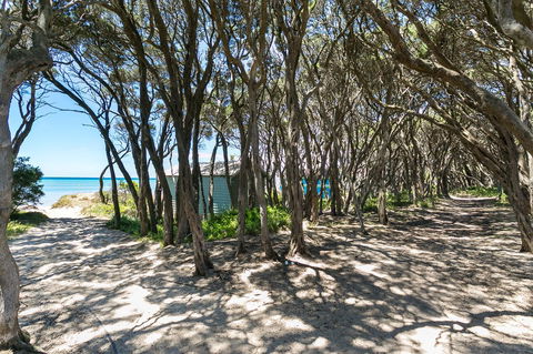 Fairhills - NEW LISTING, Beautifully Styled - Darwin Holiday 12