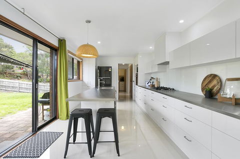 Fairhills - NEW LISTING, Beautifully Styled - Darwin Holiday 0