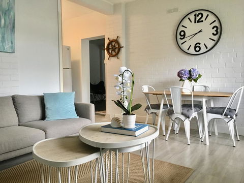 The Wheelhouse - 2BR Waterfront Apt In Town - Darwin Holiday 0