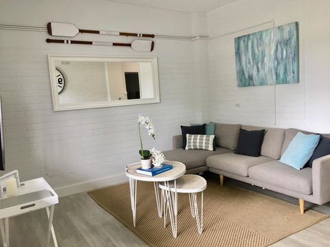 The Wheelhouse - 2BR Waterfront Apt In Town - Darwin Holiday 2