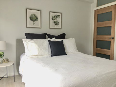 The Wheelhouse - 2BR Waterfront Apt In Town - Darwin Holiday 4