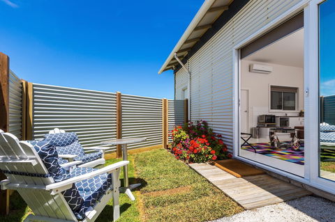 Cottages For Couples - Darwin Holiday 4