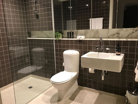 2 Bedroom Luxury At Southbank - Darwin Holiday 12
