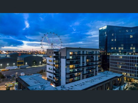 Water Views, Lovely 2BRs, Free Tram Zone, Close To Everything! - Darwin Holiday 20