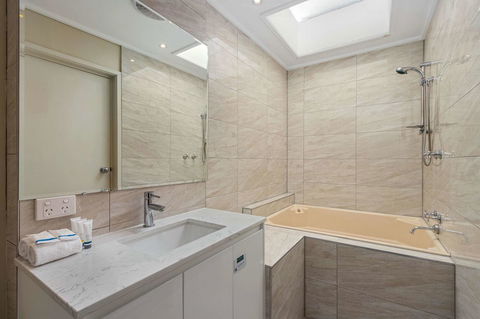 Knox International Hotel And Apartments - Darwin Holiday 16
