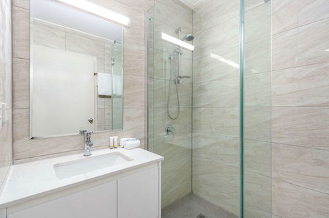 Knox International Hotel And Apartments - Darwin Holiday 4