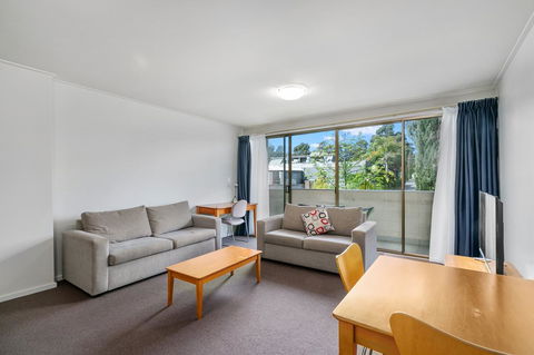 Knox International Hotel And Apartments - Darwin Holiday 2