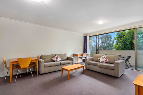 Knox International Hotel And Apartments - Darwin Holiday 18