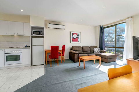 Knox International Hotel And Apartments - Darwin Holiday 22