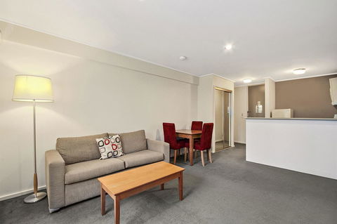 Knox International Hotel And Apartments - Darwin Holiday 15