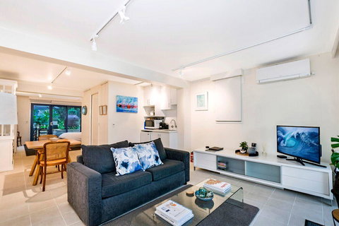 The Waterfront Apartment - Darwin Holiday 7