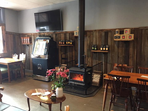 The Bears Went Over The Mountain - Darwin Holiday 1