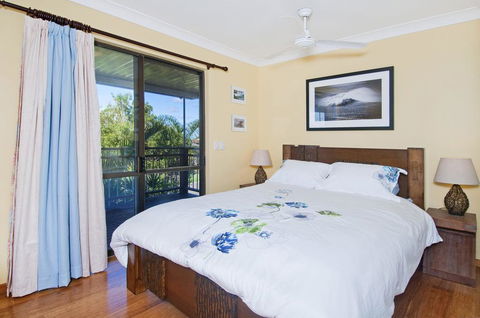 THE BOARDROOM ON BANKSIA - 11 Banksia Ave Bonny Hills - Darwin Holiday 3