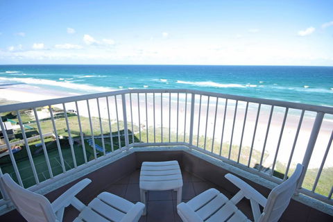 The Breakers - Darwin Holiday 1