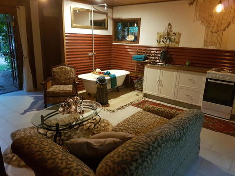 The Cabin - Darwin Holiday 1