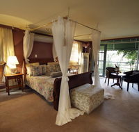 The Castle - Villa by the Sea - Darwin Holiday