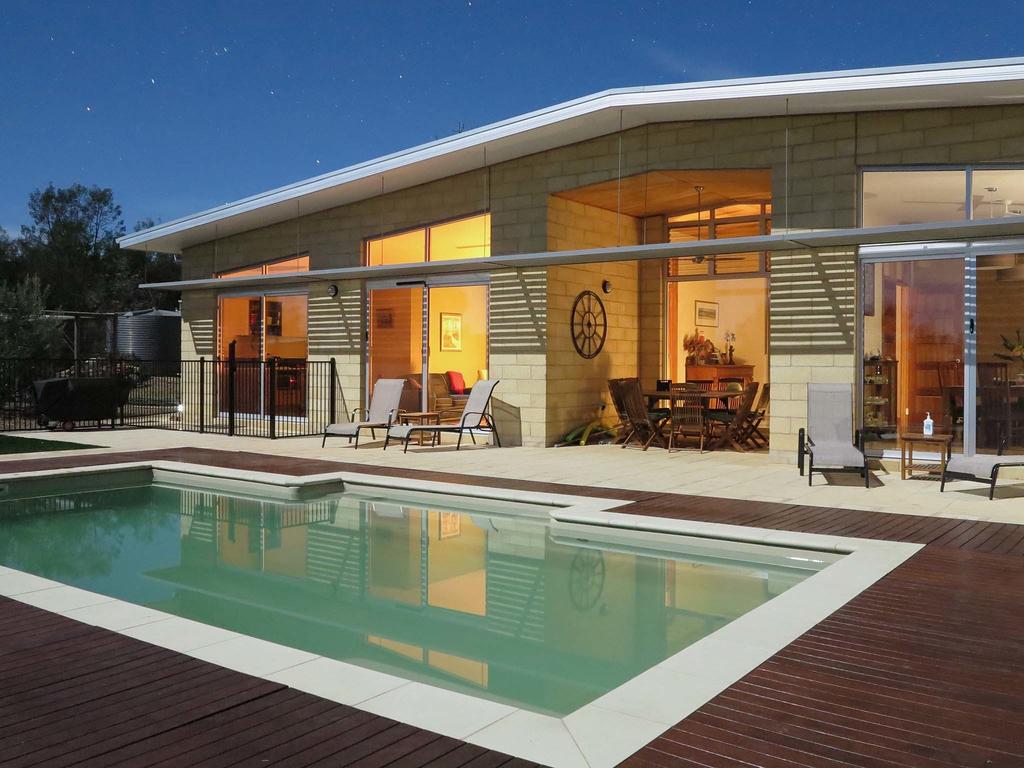 Sedgwick VIC Darwin Holiday