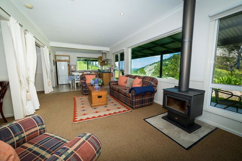 The Cottage At The Bryn At Tilba - Darwin Holiday 3