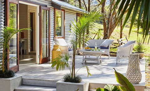 The Dairy Bales At Moo River Farm - Darwin Holiday 0