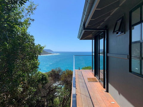 THE DECK HOUSE - A WYE RIVER ICON - Darwin Holiday 3