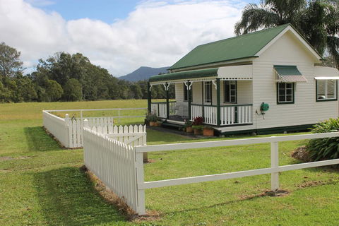 The Dollhouse Cottage - Darwin Holiday 2