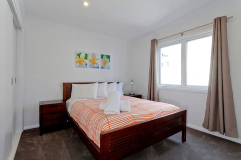 The Elements East - Jindabyne - Darwin Holiday 2