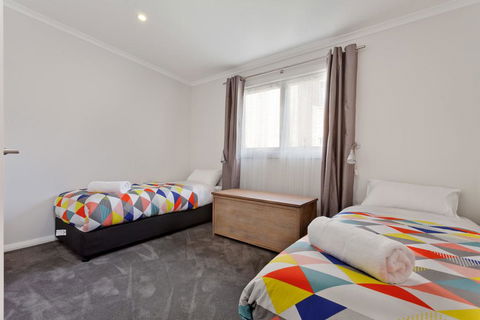 The Elements West - Jindabyne - Darwin Holiday 2