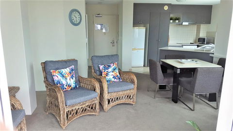 The Emerald Surfers Paradise - Darwin Holiday 2