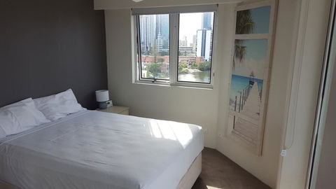 The Emerald Surfers Paradise - Darwin Holiday 3