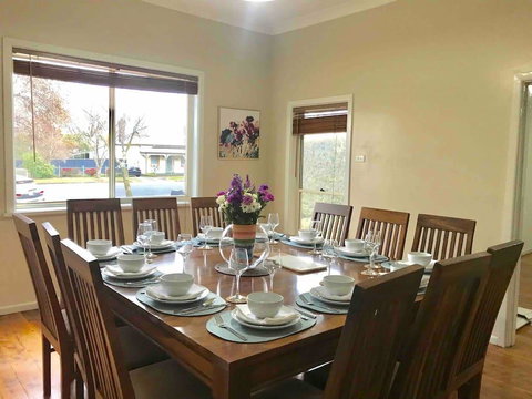 The Entertainer - Downtown Orange, Sleeps 11 - Darwin Holiday 0