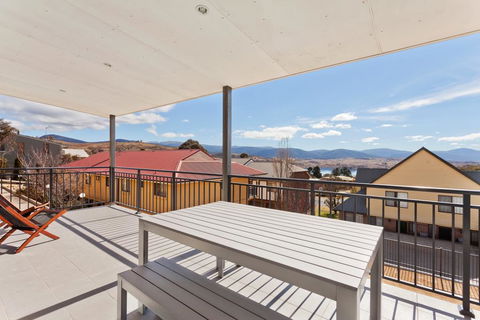 The Elements West - Jindabyne - Darwin Holiday 1