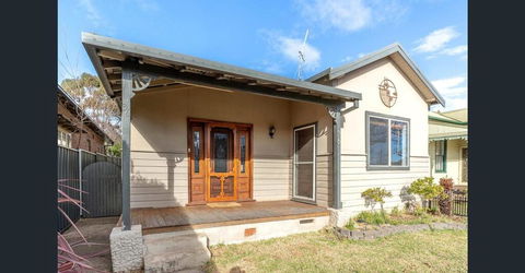 The Entertainer - Downtown Orange, Sleeps 11 - Darwin Holiday 1