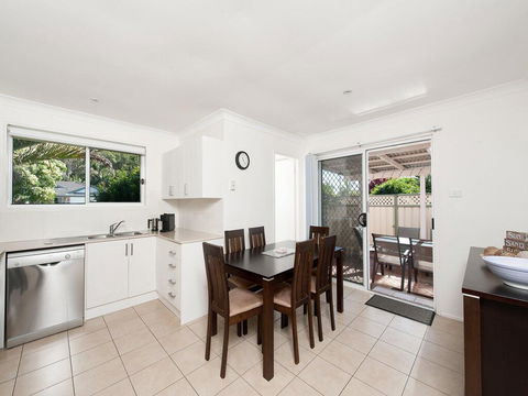 The Fingie @ Fingal Bay - Darwin Holiday 0