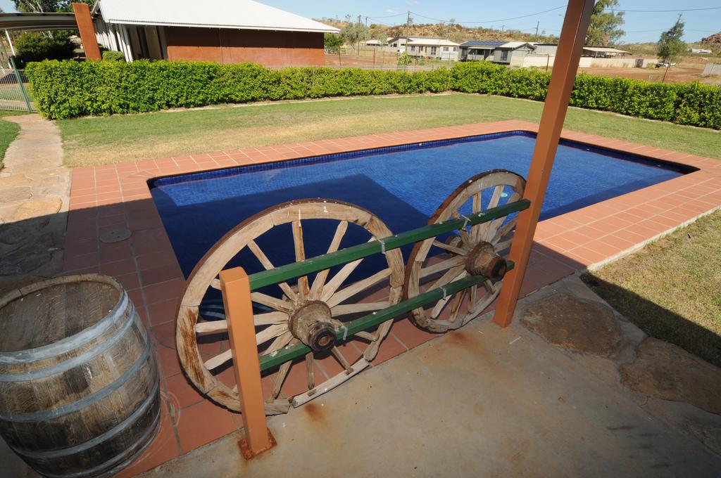Aramac QLD Darwin Holiday
