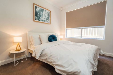 The Grand Oasis - Pool - Wifi - Mins From Beach - Darwin Holiday 1