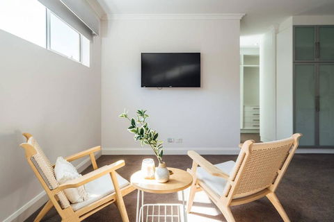 The Grand Oasis - Pool - Wifi - Mins From Beach - Darwin Holiday 3