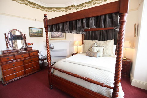 The Grand On Macfie - Darwin Holiday 1