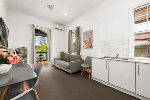 The Hub - Brisbane - Darwin Holiday 0