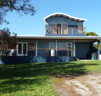 The Love Shack - Bridport - Darwin Holiday