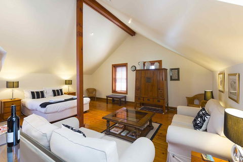 The Mews Studio - Darwin Holiday 2