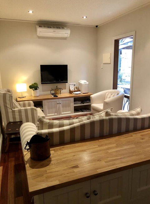 The Miners Cottage, Barossa - Darwin Holiday 3