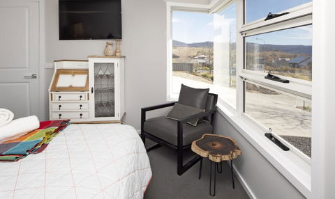 The Mountain House - Darwin Holiday 3