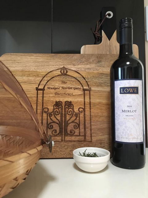 The Mudgee Merlot Gate Guesthouse - Darwin Holiday 2